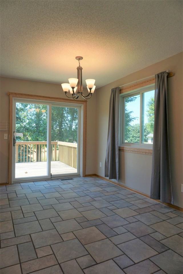 3840 Shannon Drive - Photo 3 of 27