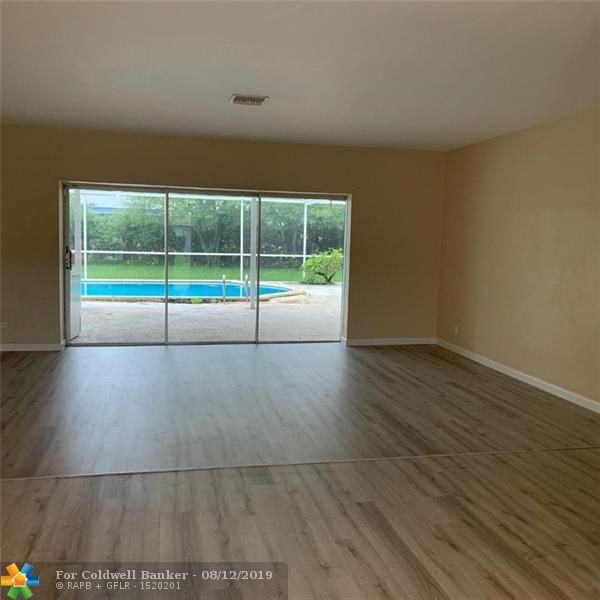 6201 Sw 9th St - Photo 3 of 6