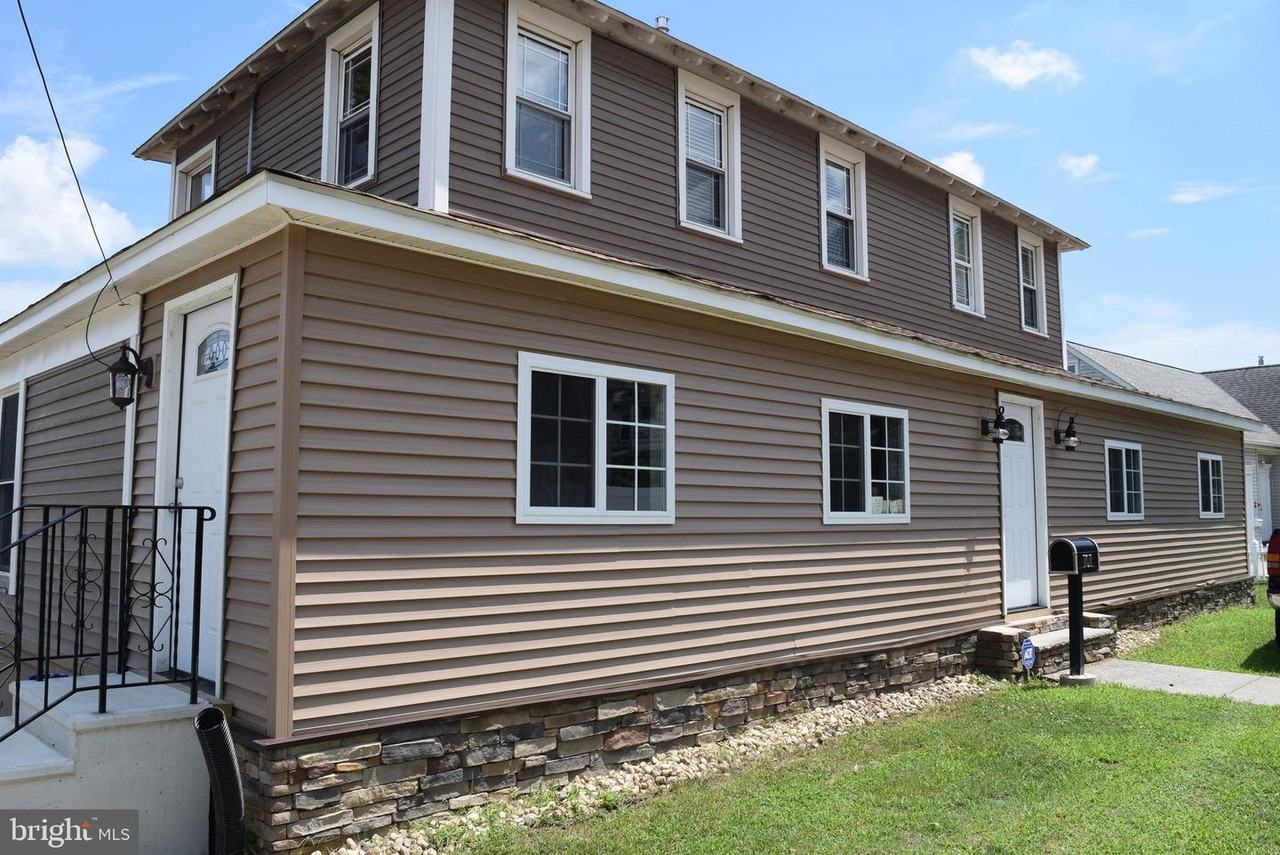 101 Edgewater Avenue - Photo 2 of 50