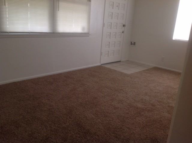 1461 W Olive St - Photo 2 of 5