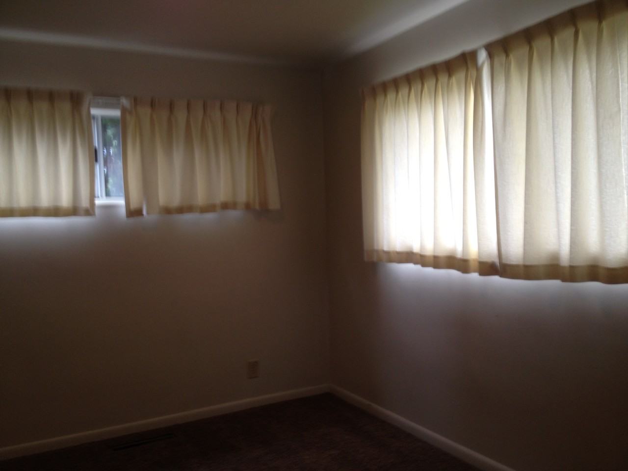 1187 S Main St - Photo 3 of 15