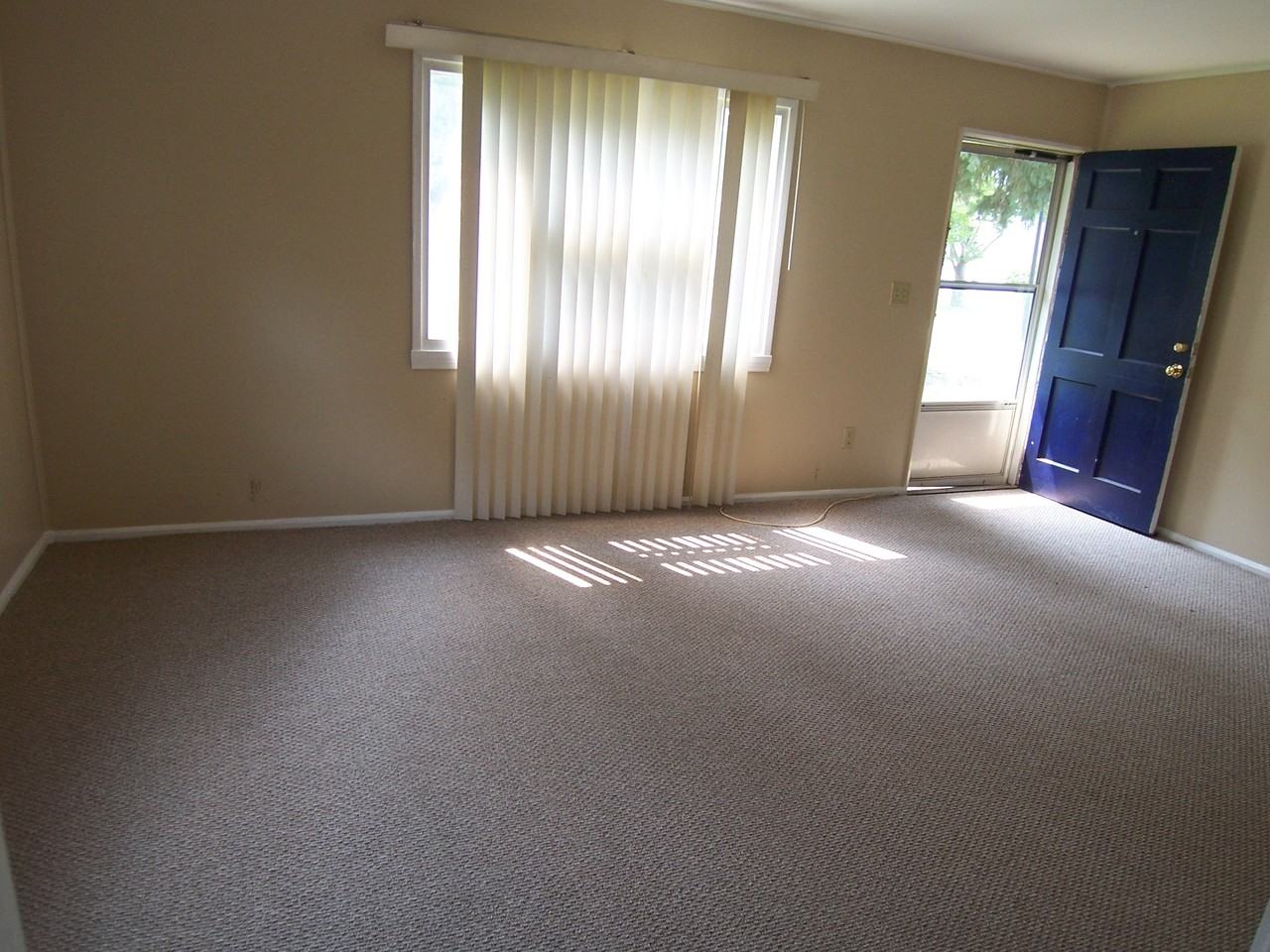 74 Cimarron Dr - Photo 3 of 7