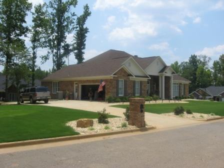 8201 Crosscreek Ct - Photo 2 of 33