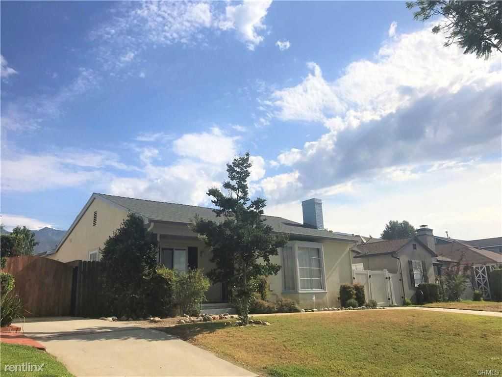 2175 Paloma St - Photo 2 of 10