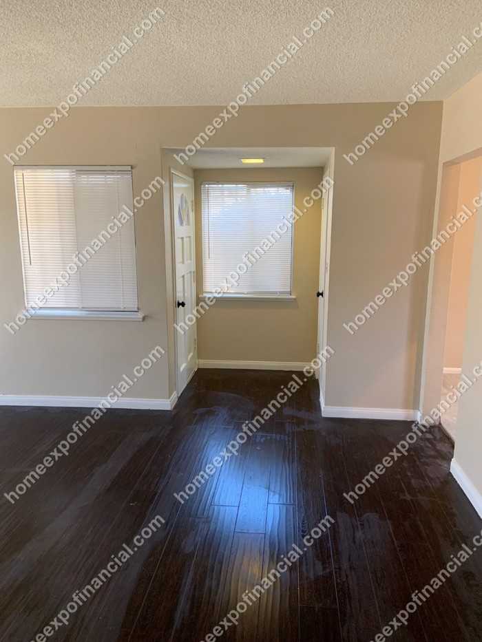 14425 South Clymar Avenue - Photo 2 of 19