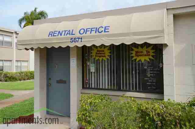 Harold Square - Photo 3 of 11