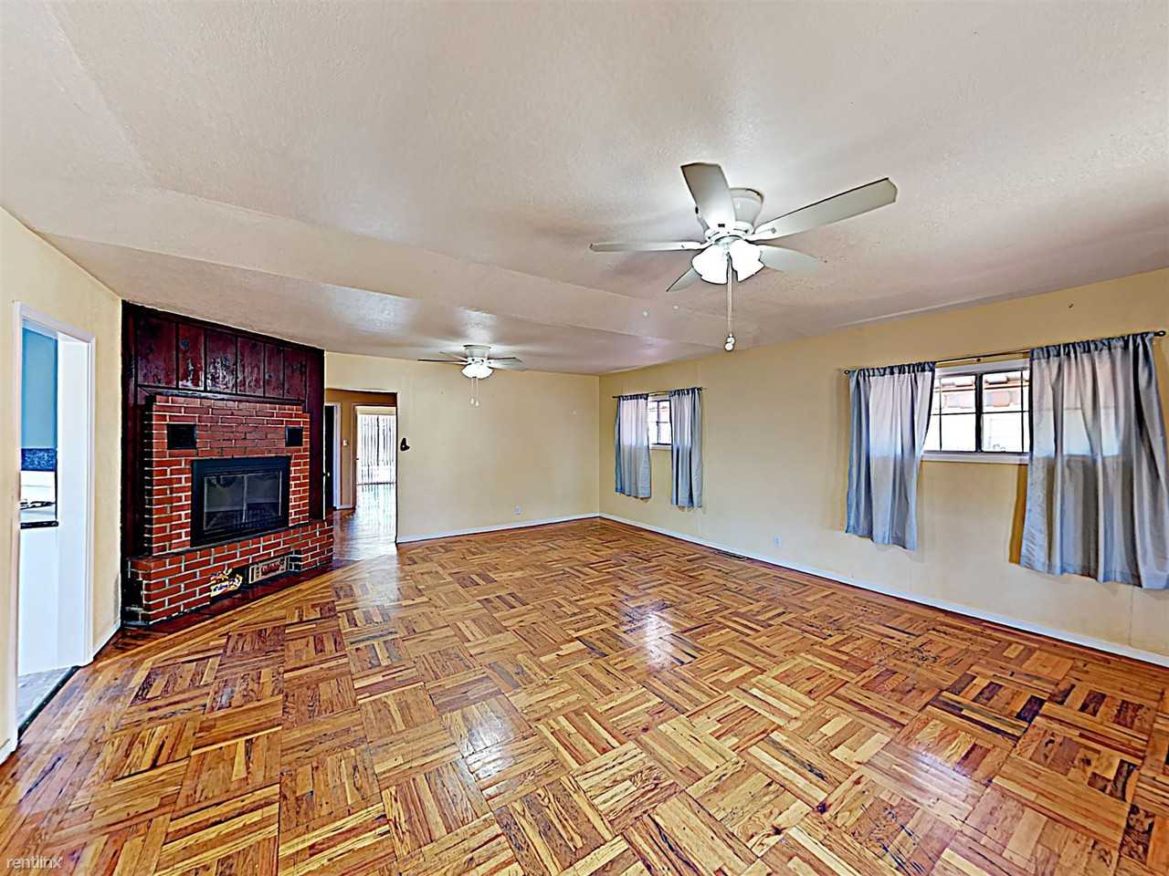 532 5th Ave - Photo 3 of 7