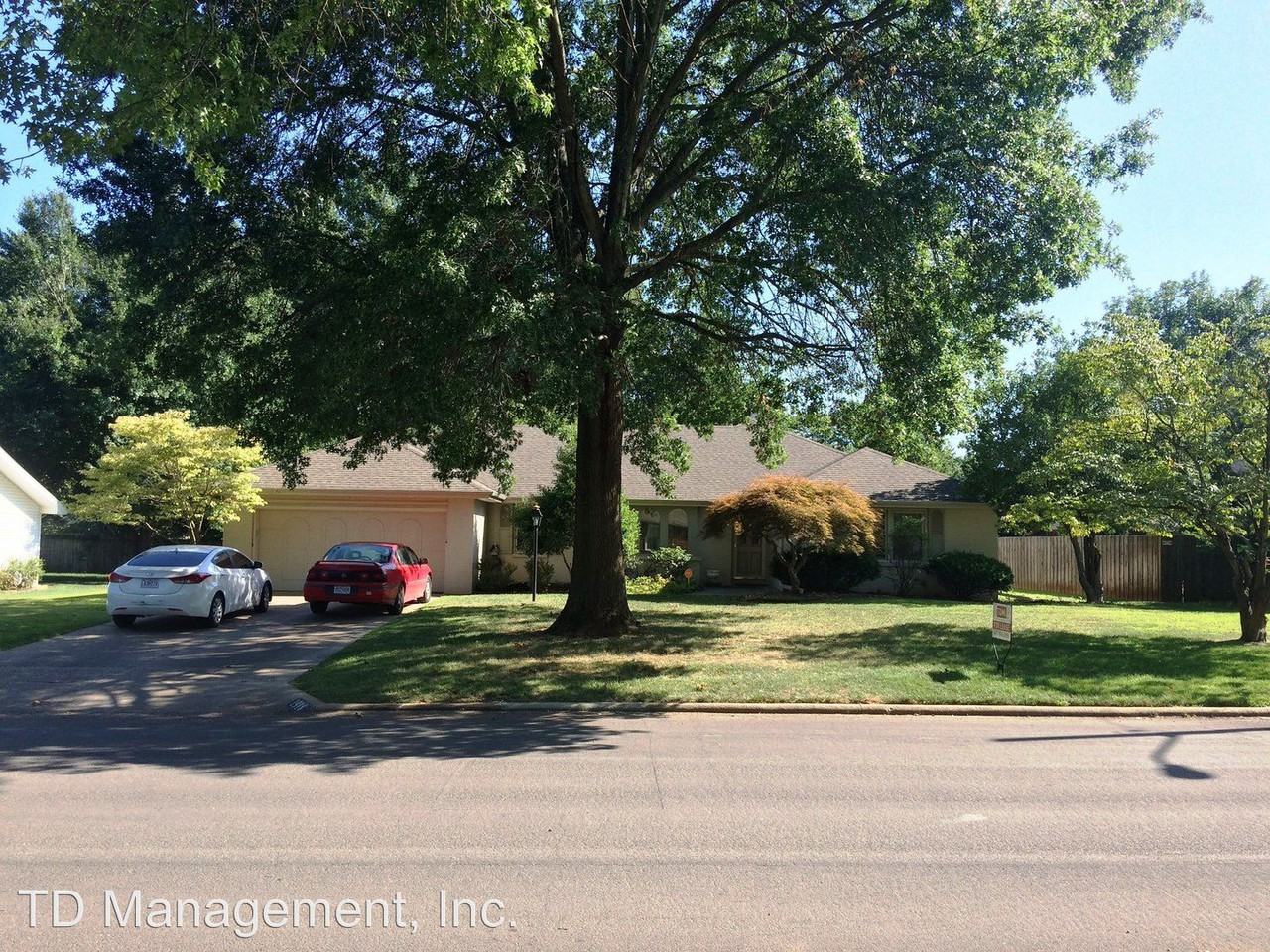 1918 E Swallow St - Photo 2 of 28