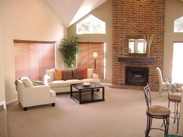 Hunter's Ridge Apartments - Photo 2 of 11