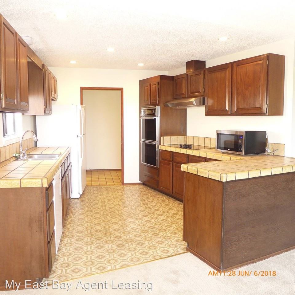 223 Trinity Avenue - Photo 3 of 14