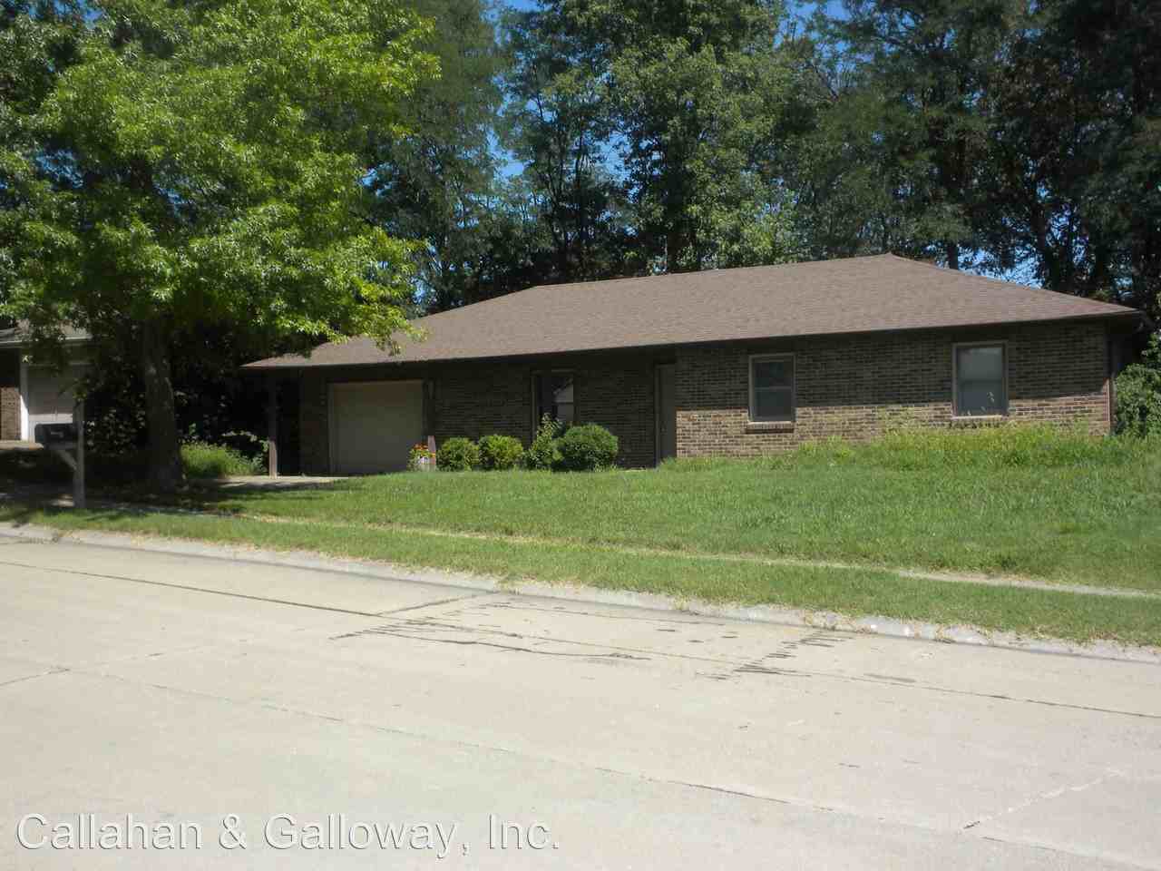 907 Remington - Photo 2 of 18