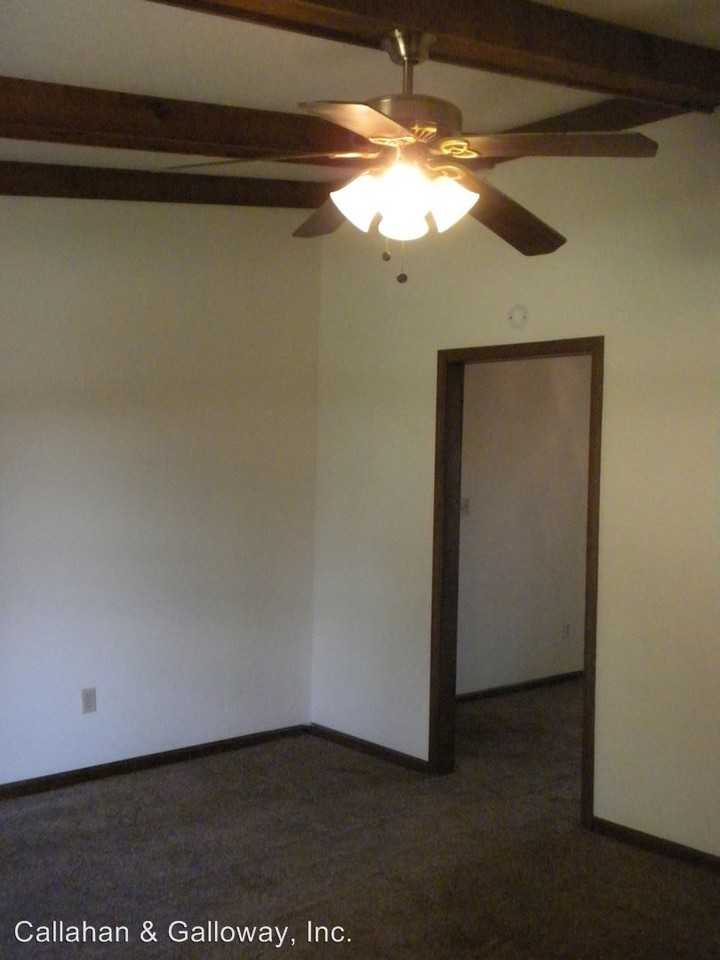 907 Remington - Photo 3 of 18