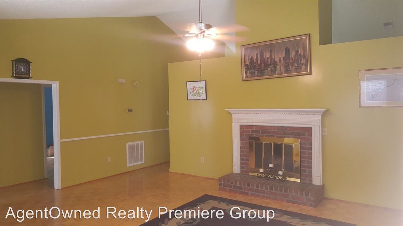 3001 Woodington Place - Photo 3 of 11