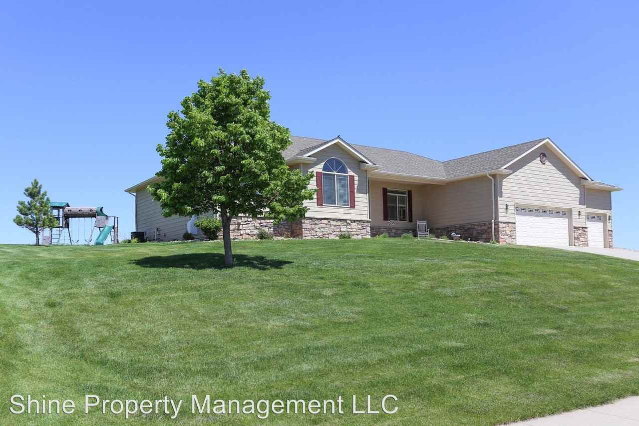 5216 Bethpage Dr - Photo 2 of 32