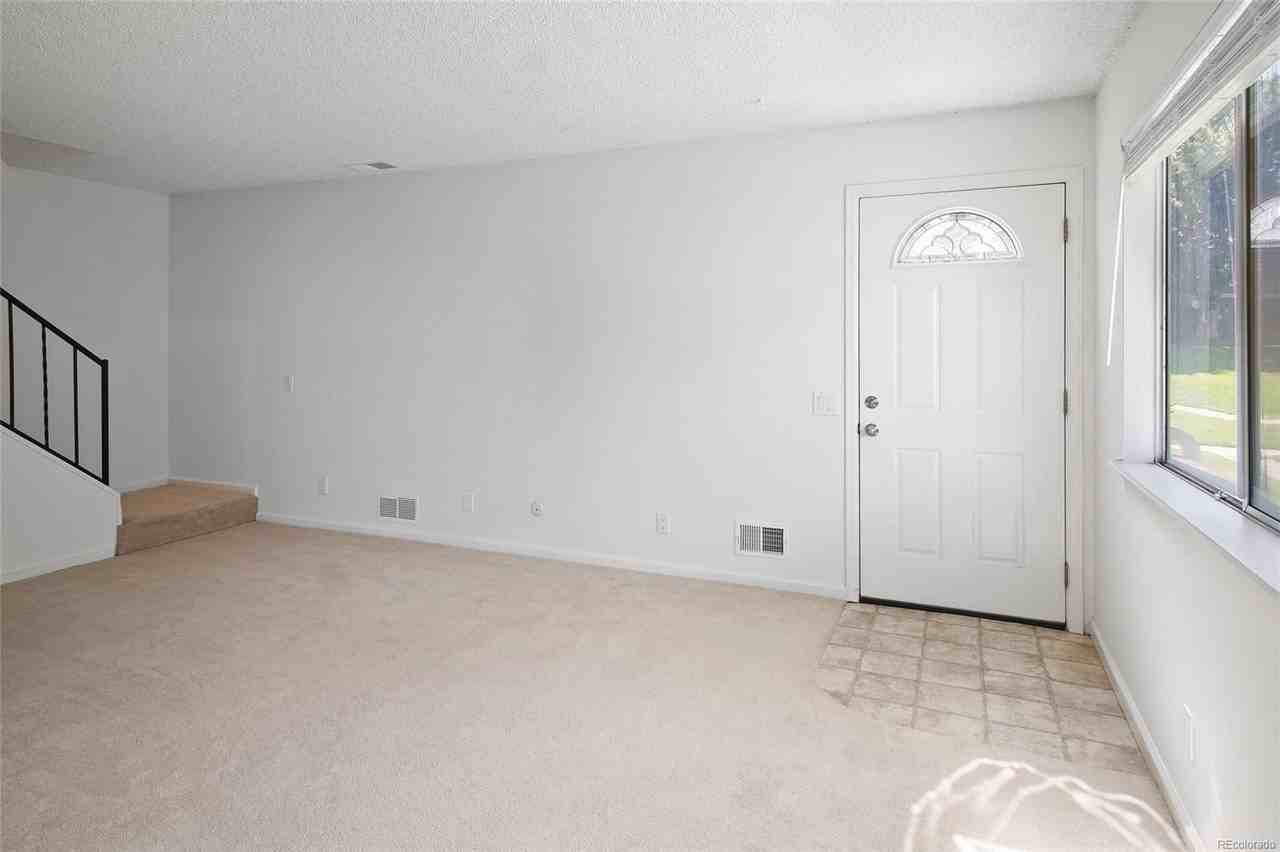 1246 Uvalda St - Photo 3 of 24