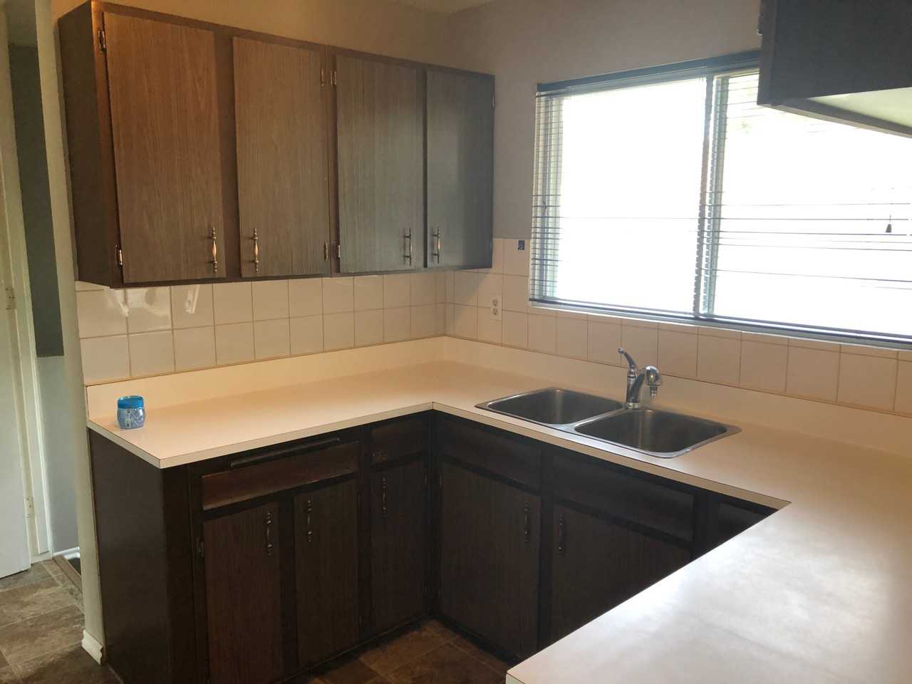 16515 - 101 Street Nw - Photo 3 of 13