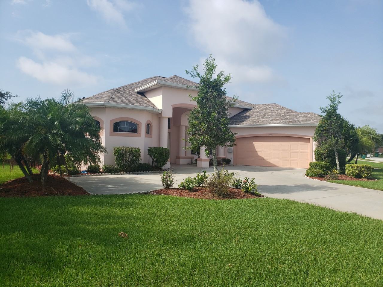 1250 Starling Way - Photo 2 of 28