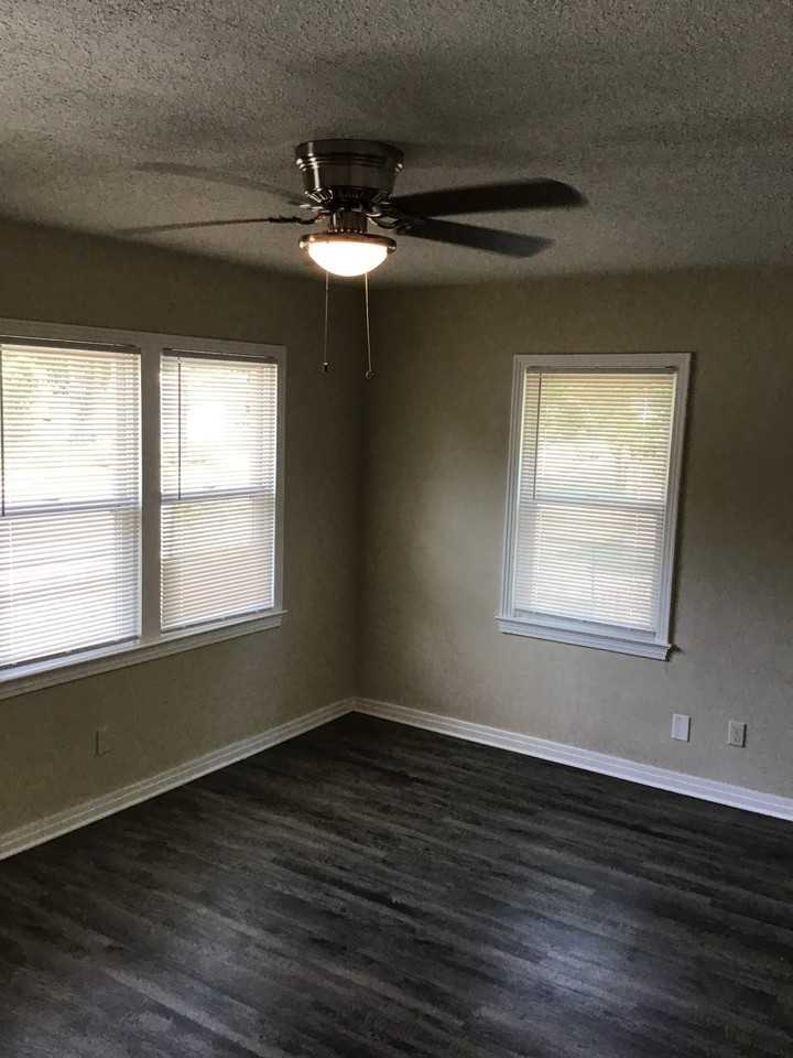 5332 Commonwealth Ave - Photo 2 of 11