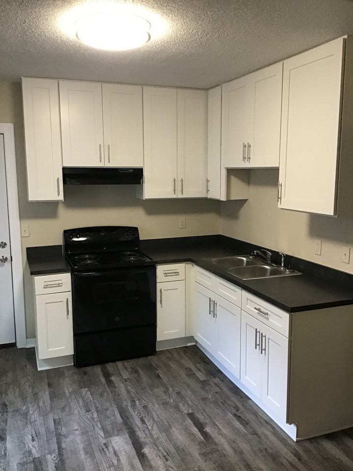 5332 Commonwealth Ave - Photo 3 of 11