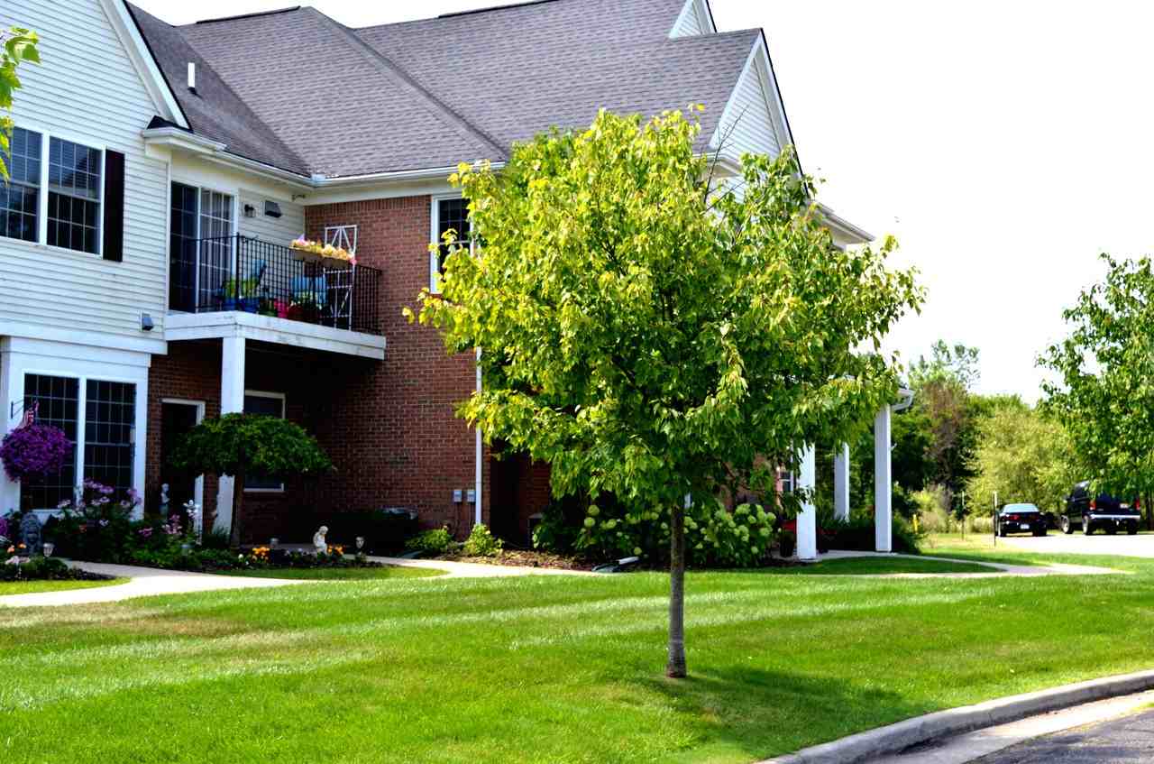 3318 Kneeland Cir - Photo 2 of 34