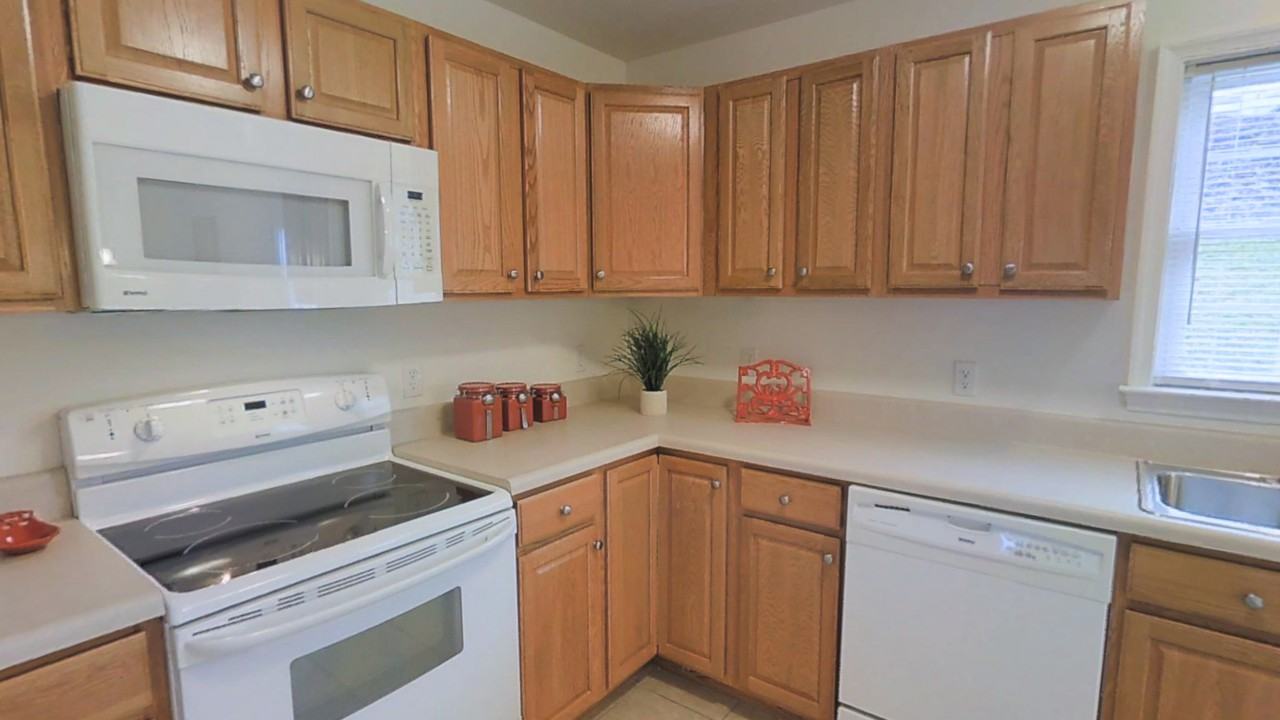 5 Eaton Pl - Photo 3 of 13