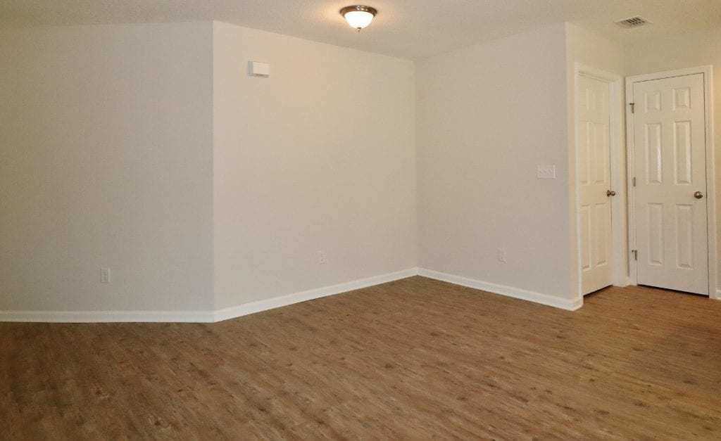 2562 Red Robin Dr W - Photo 3 of 9