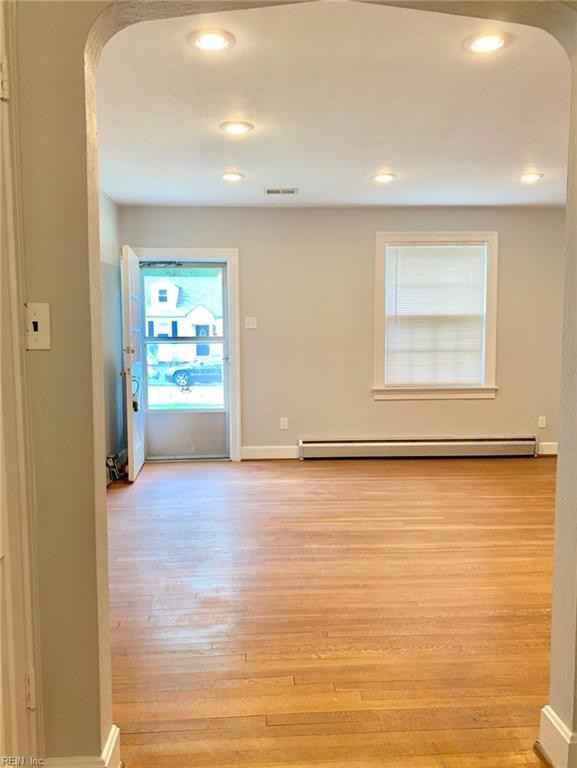 517 Newport News Avenue - Photo 2 of 15