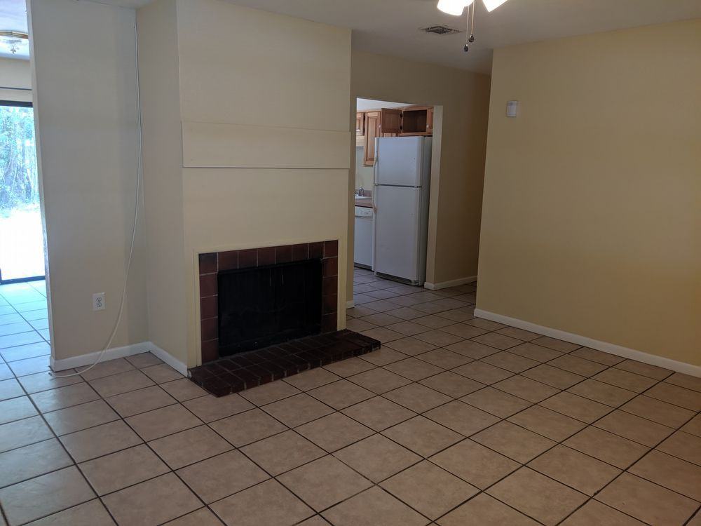 2360 W University Ave - Photo 2 of 19