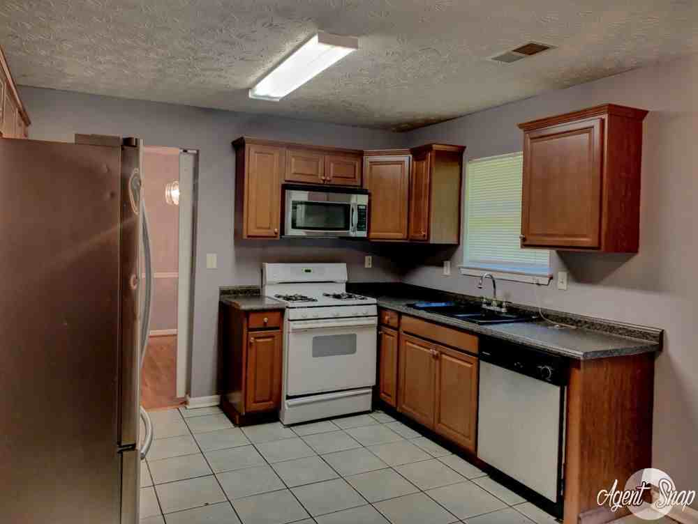 3051 Red Oak Trail - Photo 3 of 9