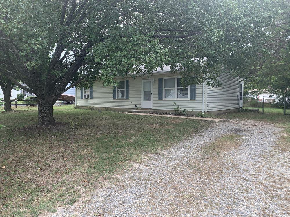 401 Polk Drive - Photo 3 of 23