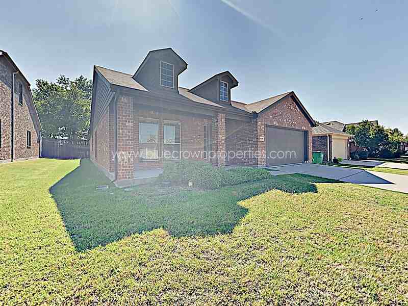 2428 Gold Rush Dr - Photo 2 of 26