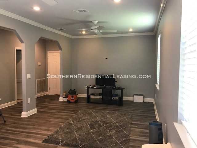 32 Legion Park Loop - Photo 3 of 22
