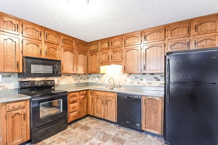 907 North Choctaw Avenue - Photo 3 of 8