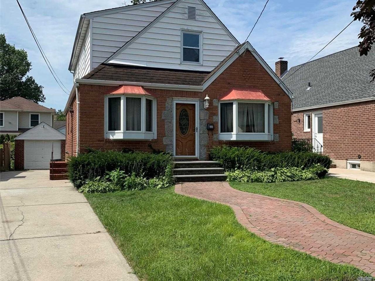 364 Carnation Ave, Floral Park, NY 11001 4 Bedroom Apartment for Rent