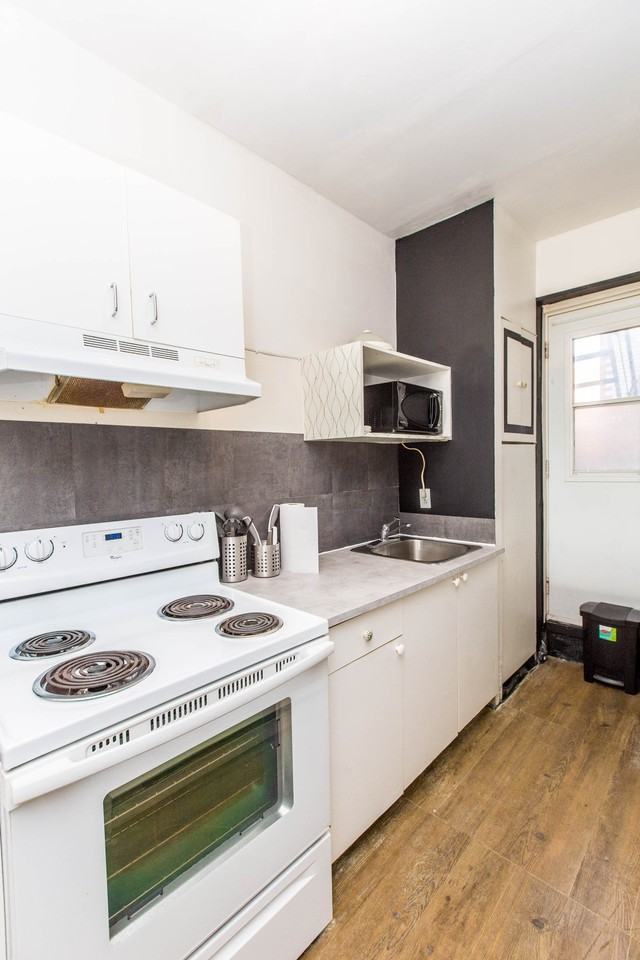 4601 Avenue du Parc #1 - Photo 6 of 9