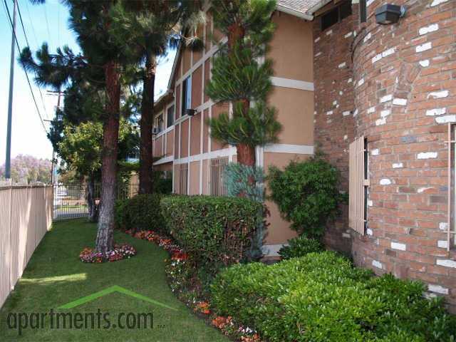 Casa Royale Apartments - Photo 3 of 9