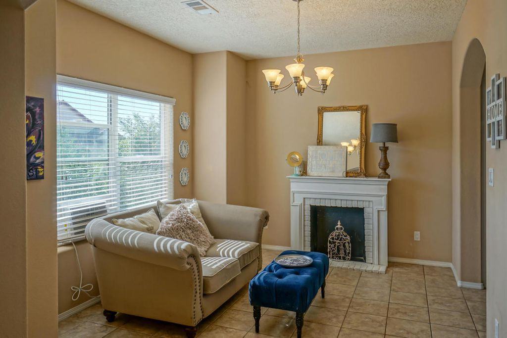 5747 Witkin St Se - Photo 3 of 20