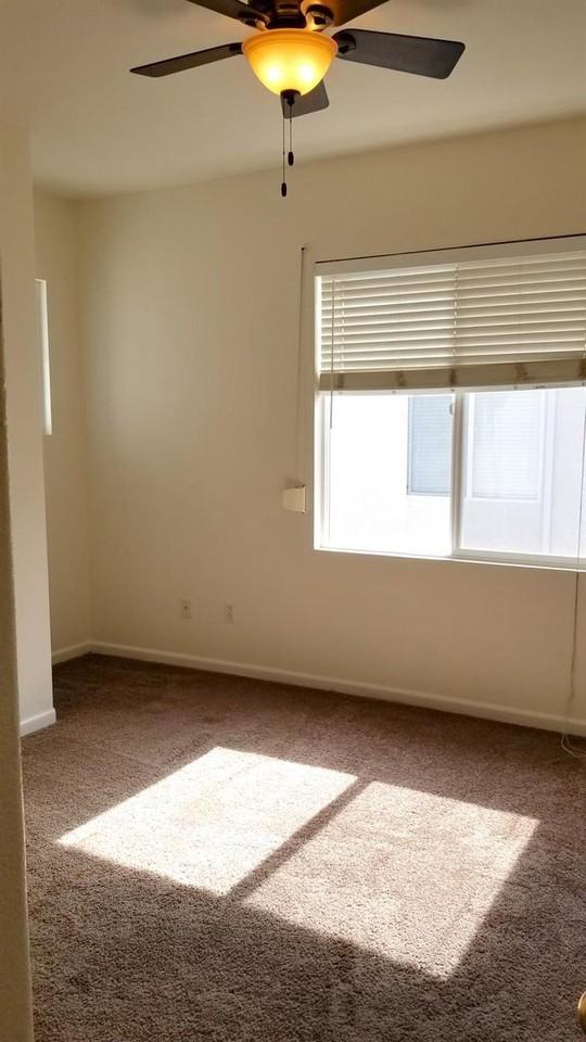 1936 Petunia Way - Photo 2 of 9