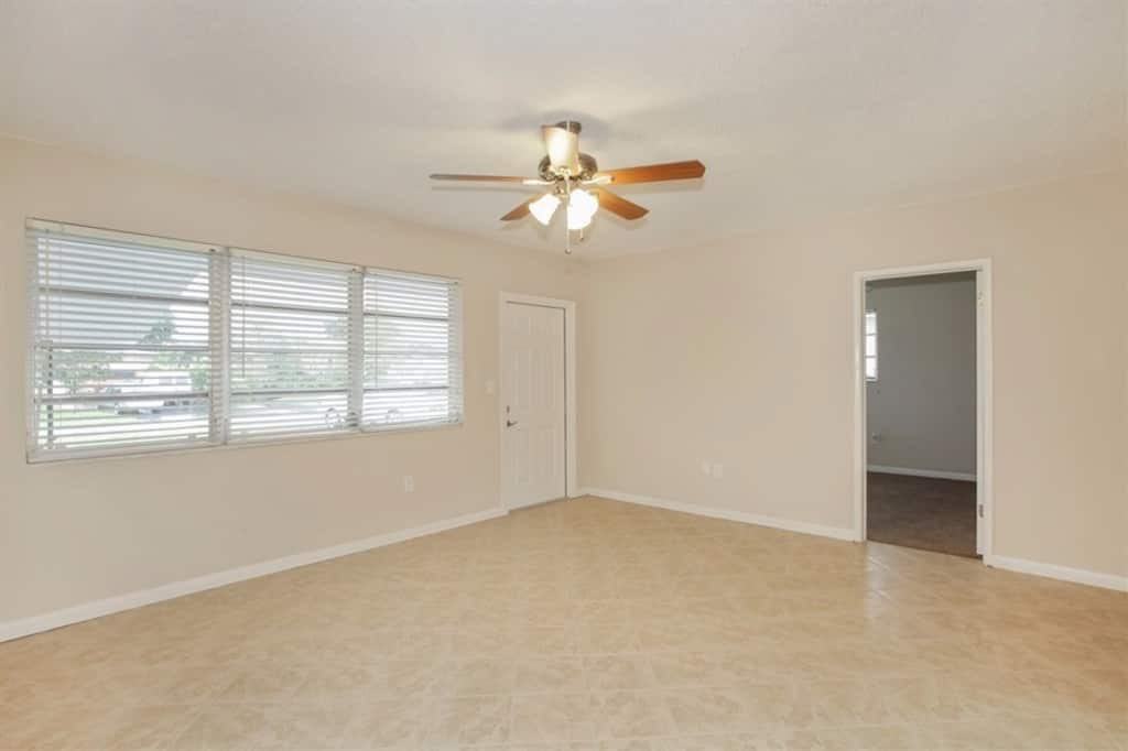 7001 Sw 12th St - Photo 2 of 13