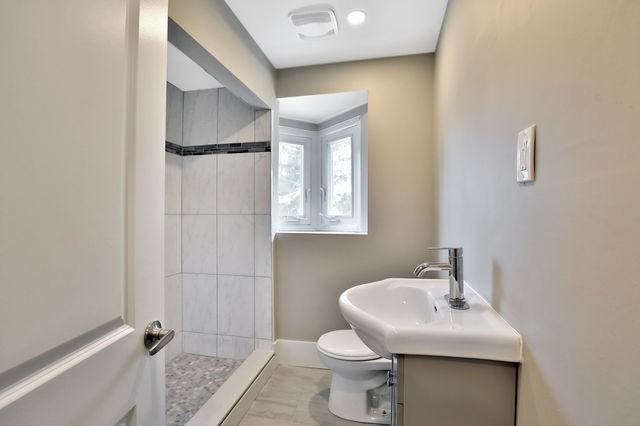 29 Gibson Avenue #3 - Photo 4 of 10