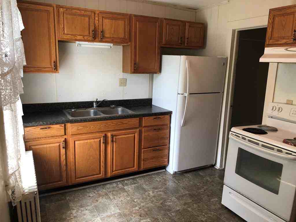 333 William St - Photo 2 of 11