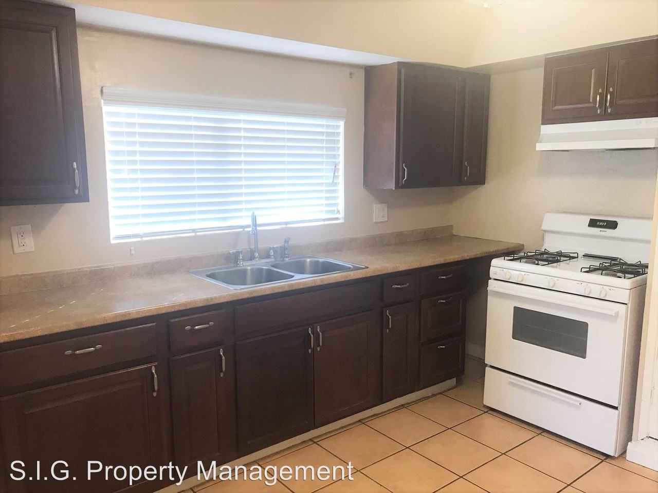869 Lincoln Ave. - Photo 3 of 18