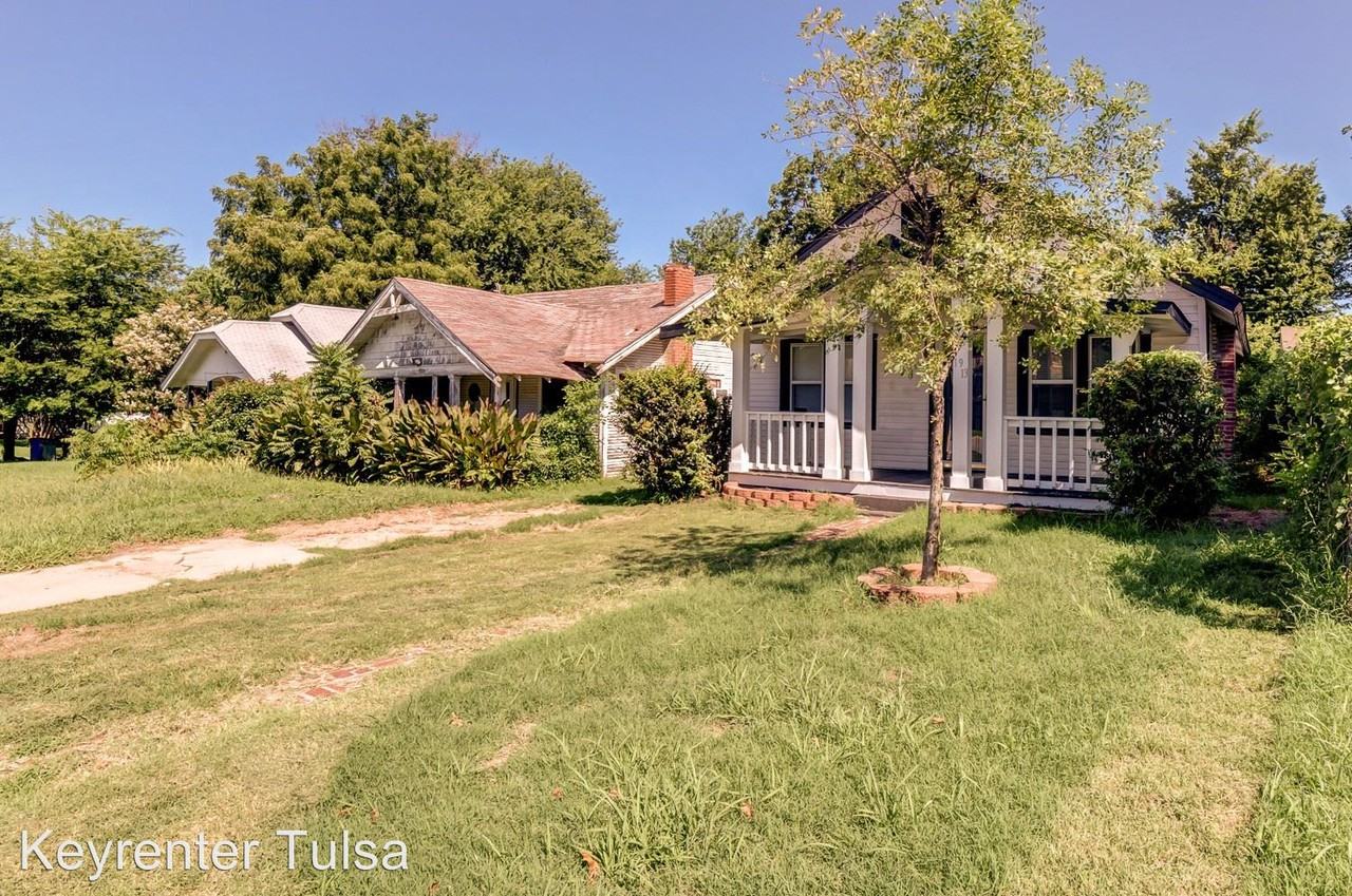 1913 West Easton Place - Photo 3 of 32