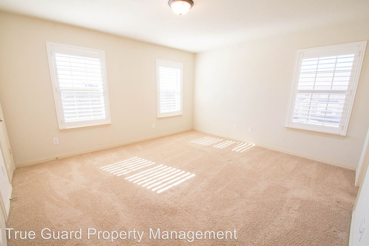 3013 Peyton Brook Dr. - Photo 3 of 16