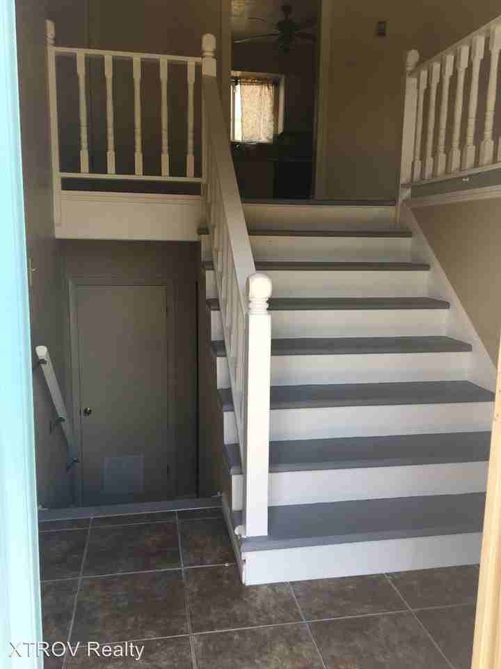 636 Colfax Ave - Photo 3 of 12