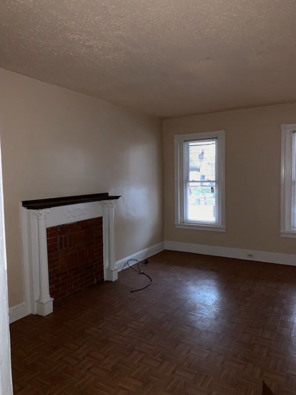 608 N Harrison St - Photo 3 of 9