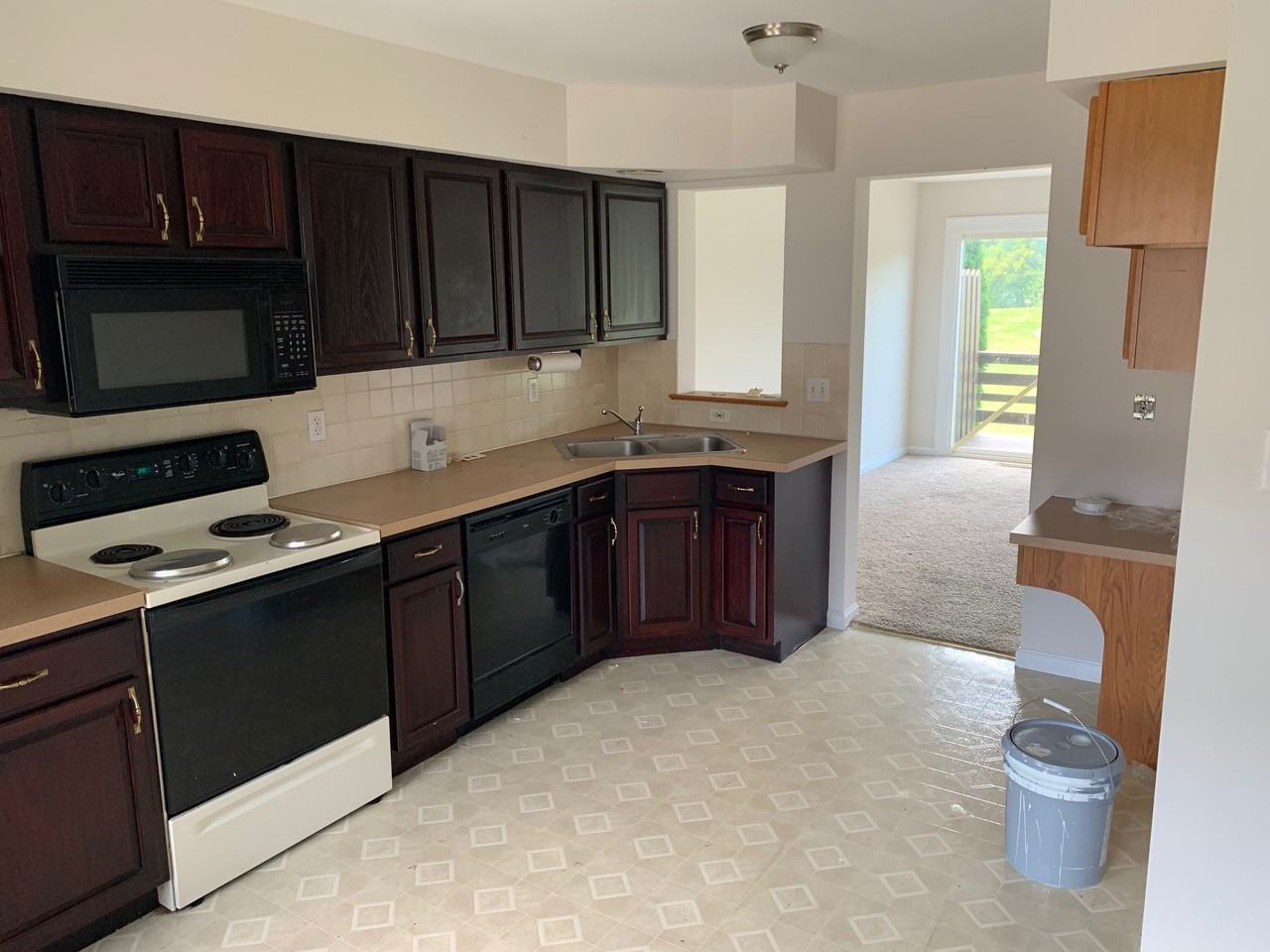 4027 Bradford Cir - Photo 2 of 20