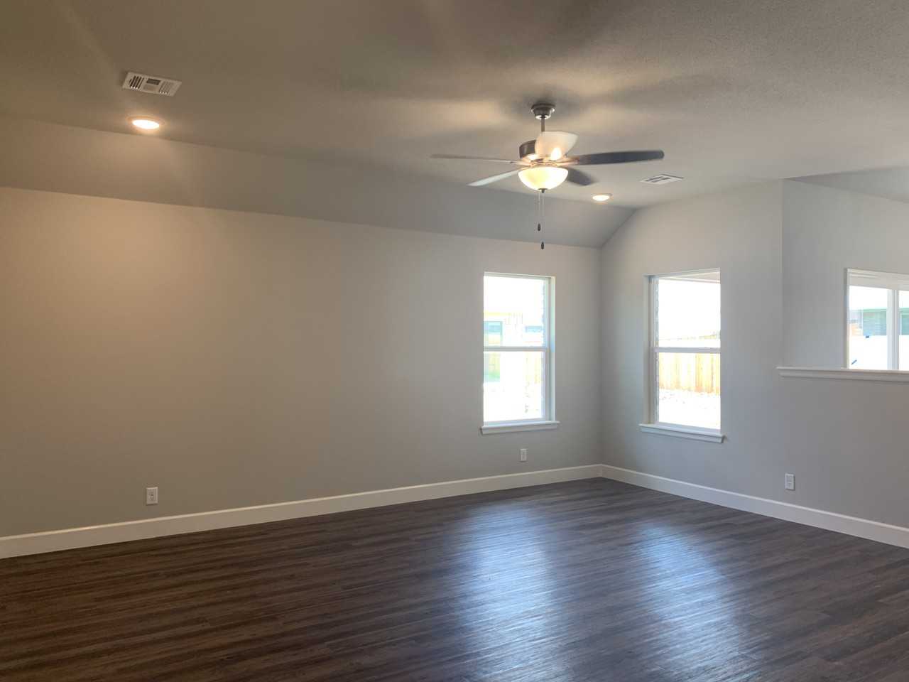 13313 S 19th St - Photo 4 of 17