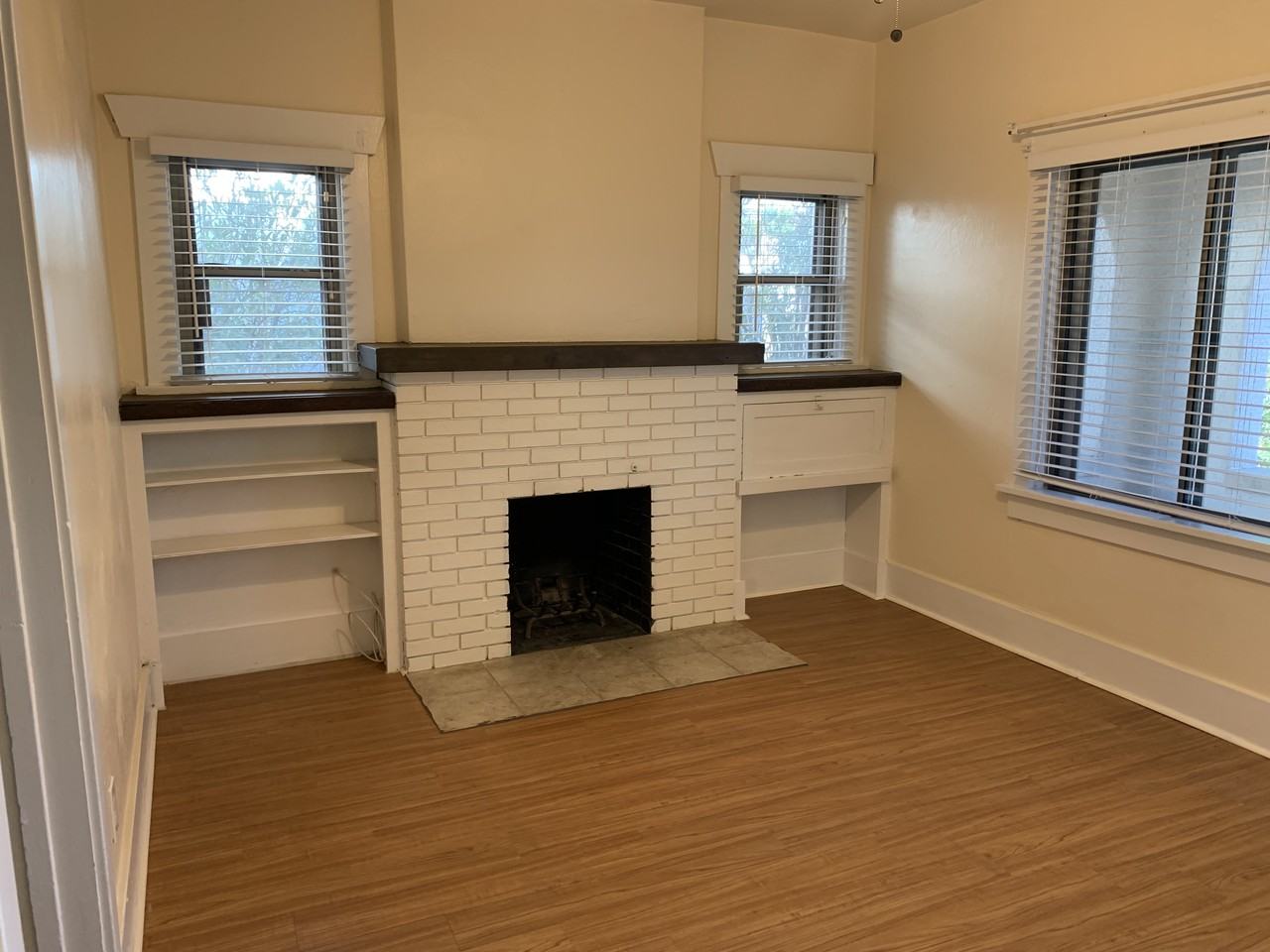 915 E 7th St - Photo 4 of 23