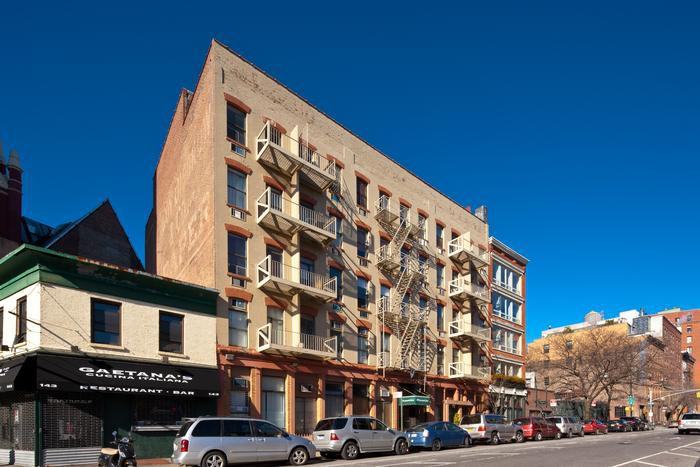 690 Greenwich - Photo 2 of 3